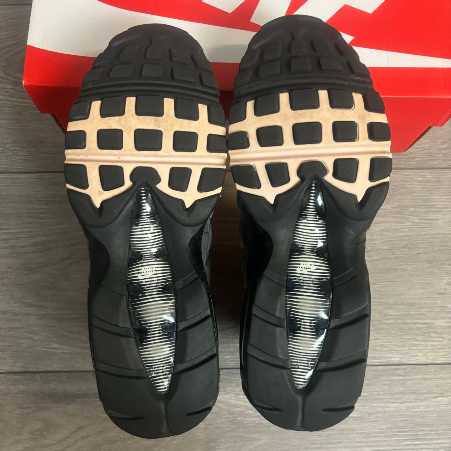Pre-Loved Nike Air Max 95 Pink Foam