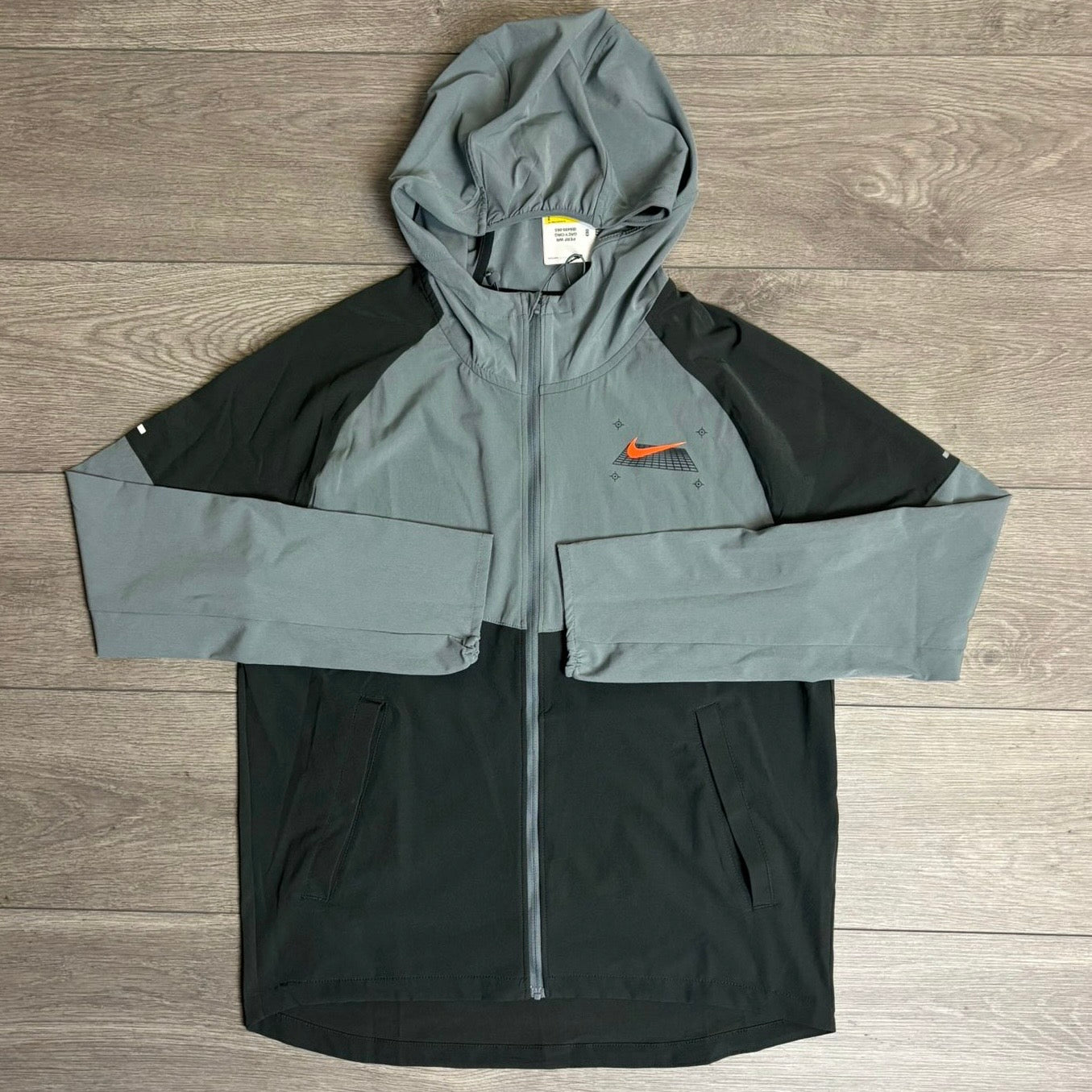 Nike Performance Windrunner / Short Set Grey/Black/Orange