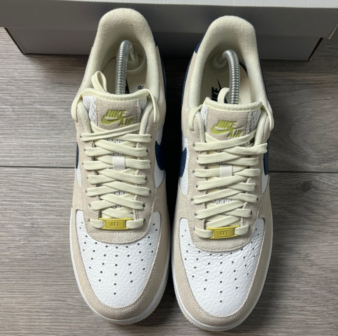 Nike Air Force 1 Tan/Navy/Gold