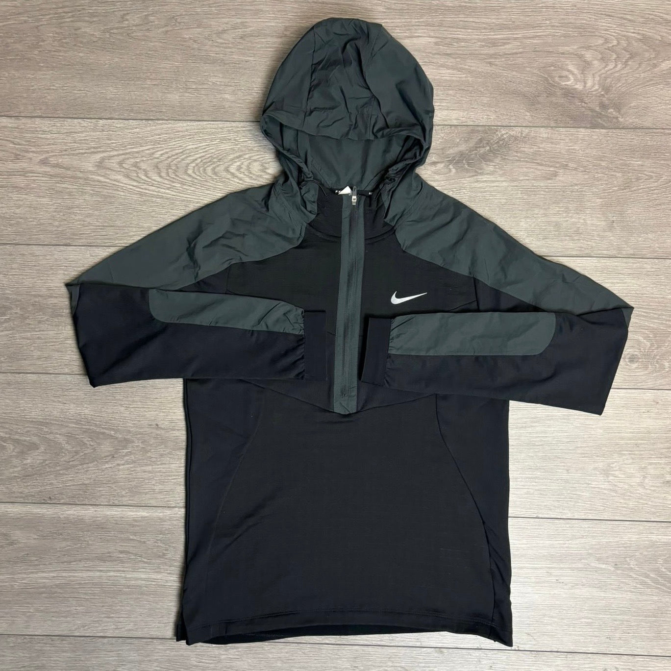 Nike 1/2 Zip Performance Jacket Black / Challenger Shorts Black