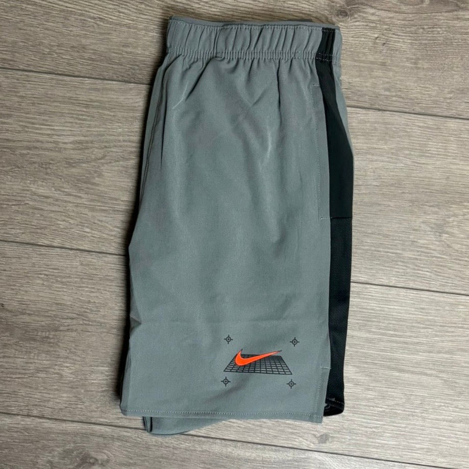 Nike Performance Windrunner / Short Set Grey/Black/Orange