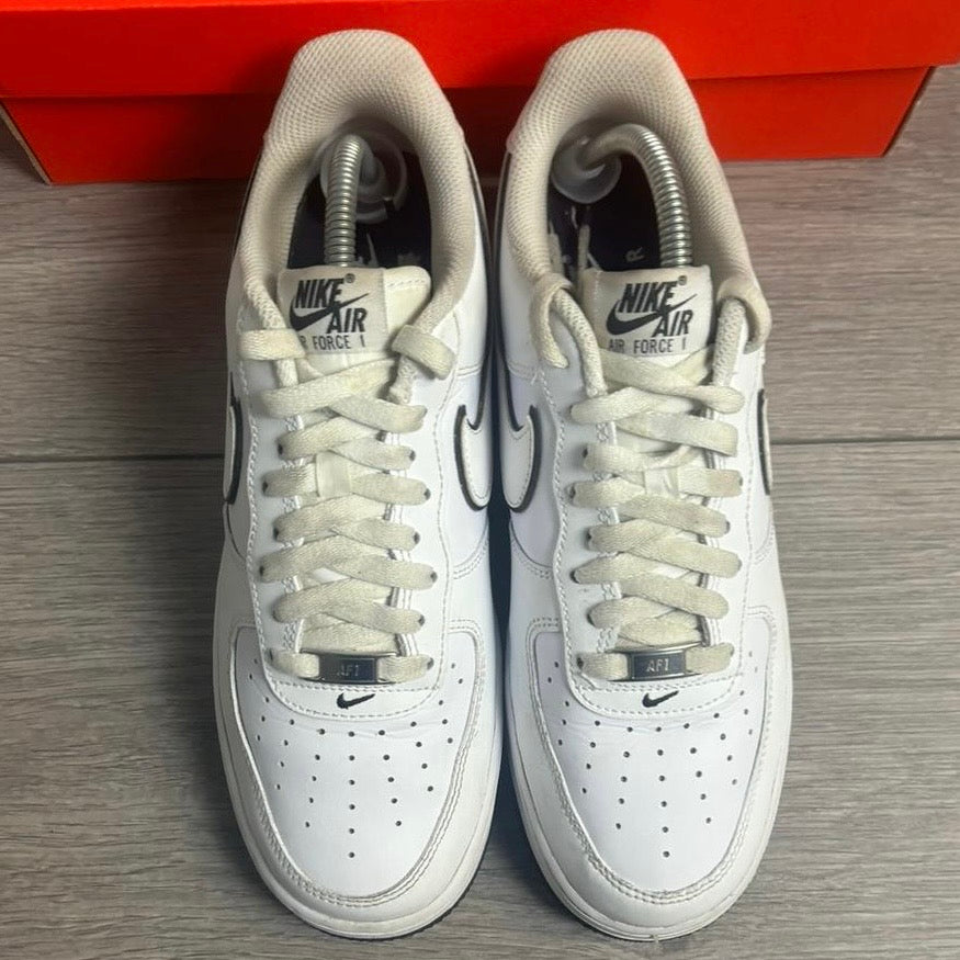 Pre-Loved Nike Air Force 1 White/Black Outline