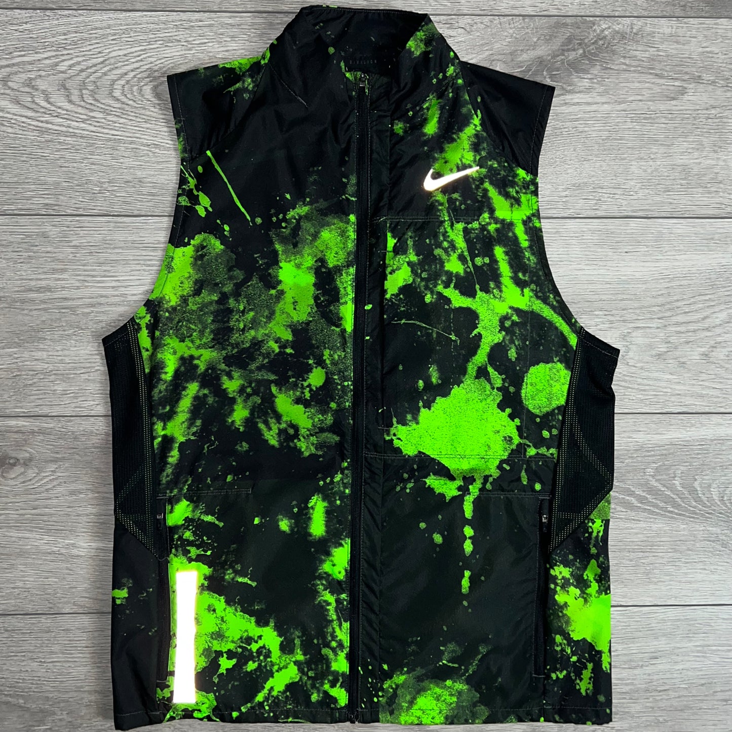 Nike Run-Division Repel Green/Black Splatter Gilet