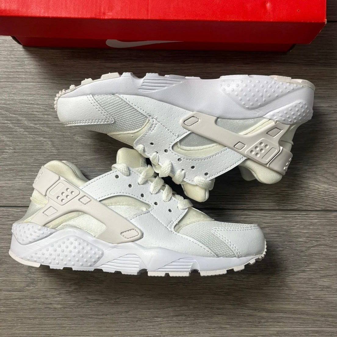 Nike Air Huarache Triple White