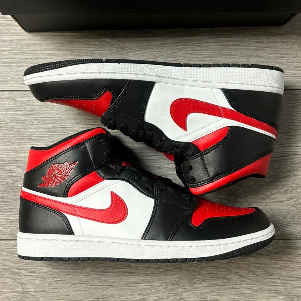 Nike Air Jordan 1 Bred Toe