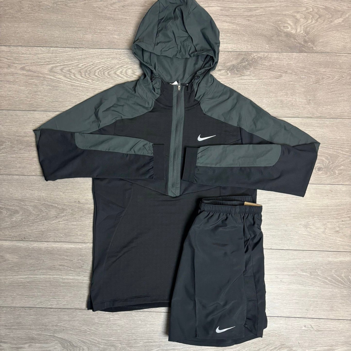 Nike 1/2 Zip Performance Jacket Black / Challenger Shorts Black