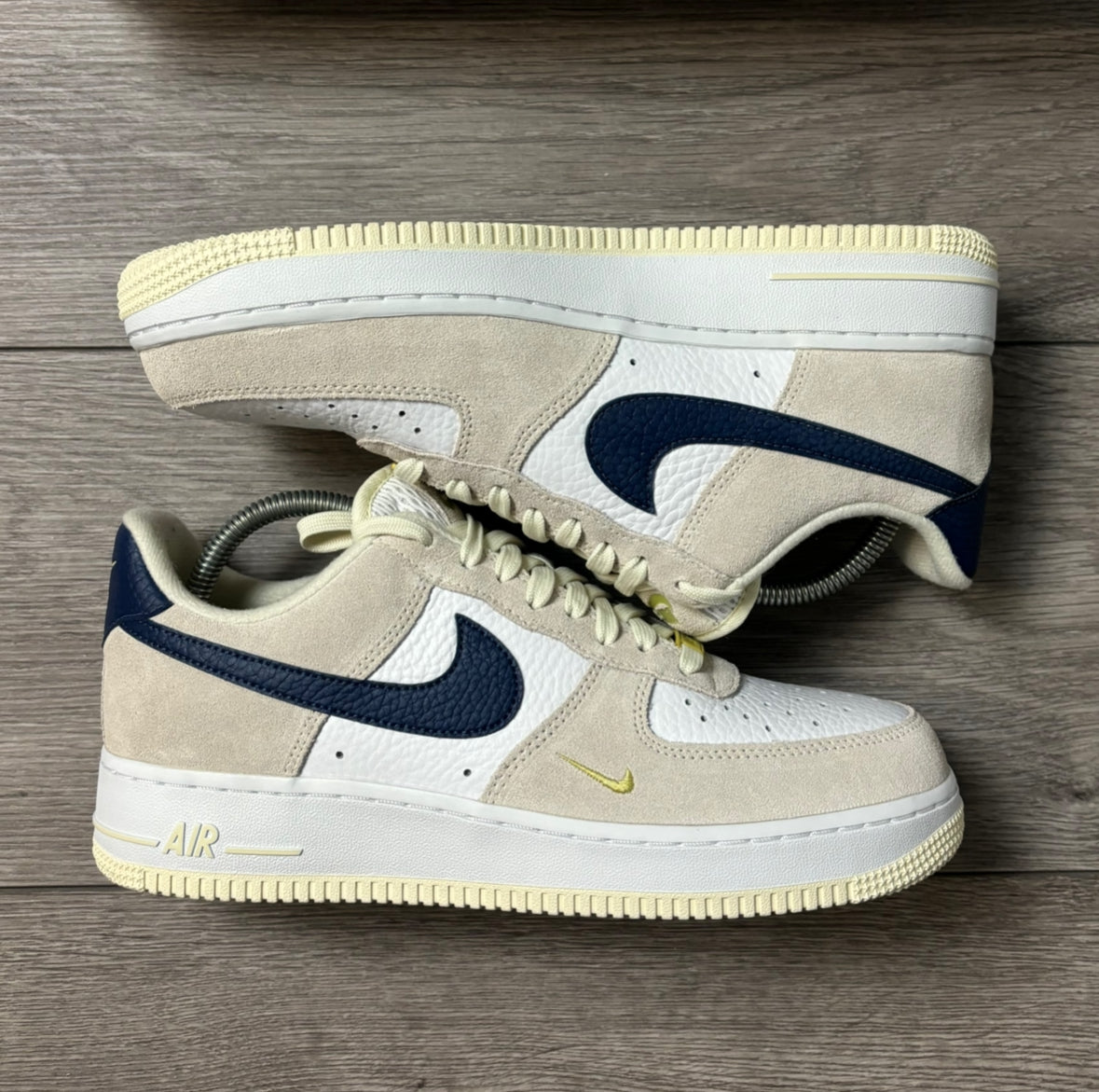 Nike Air Force 1 Tan/Navy/Gold