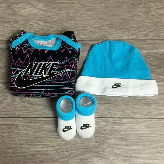 Infants Nike 3 Piece Set