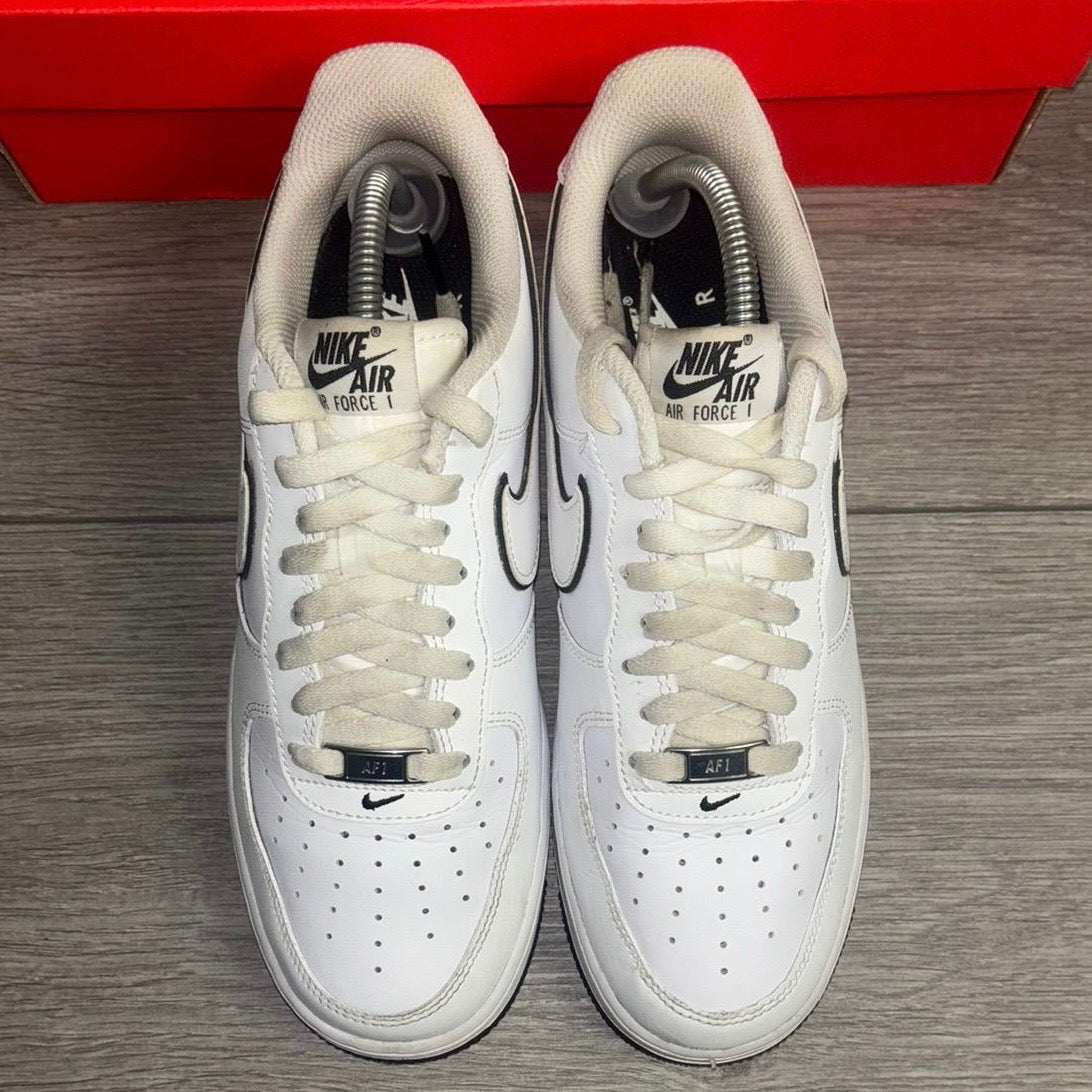 Pre-Loved Nike Air Force 1 White/Black Outline