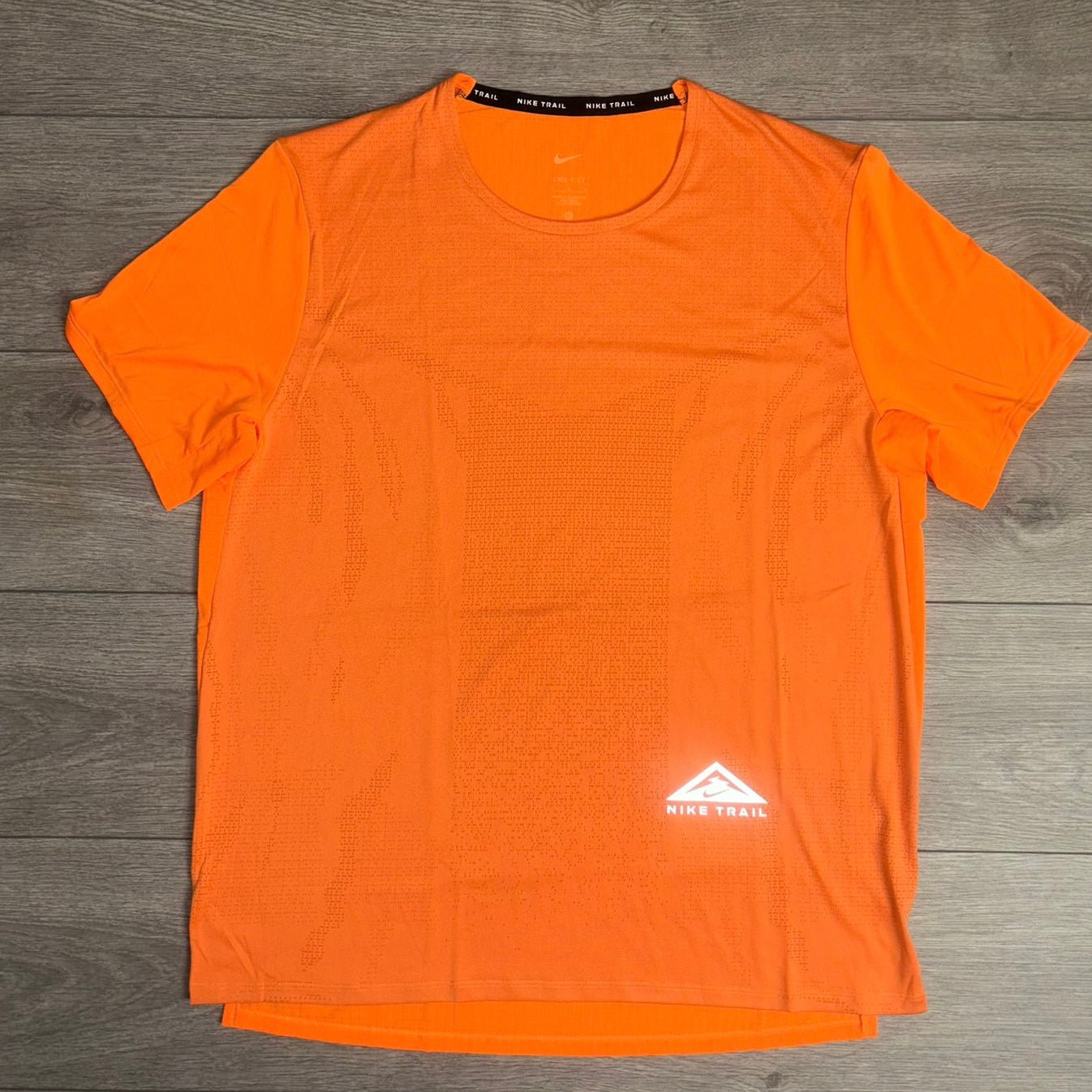 Nike Dri-FIT Rise 365 Trail T-Shirt With Trail Flex Stride Shorts 5 Inch - Orange