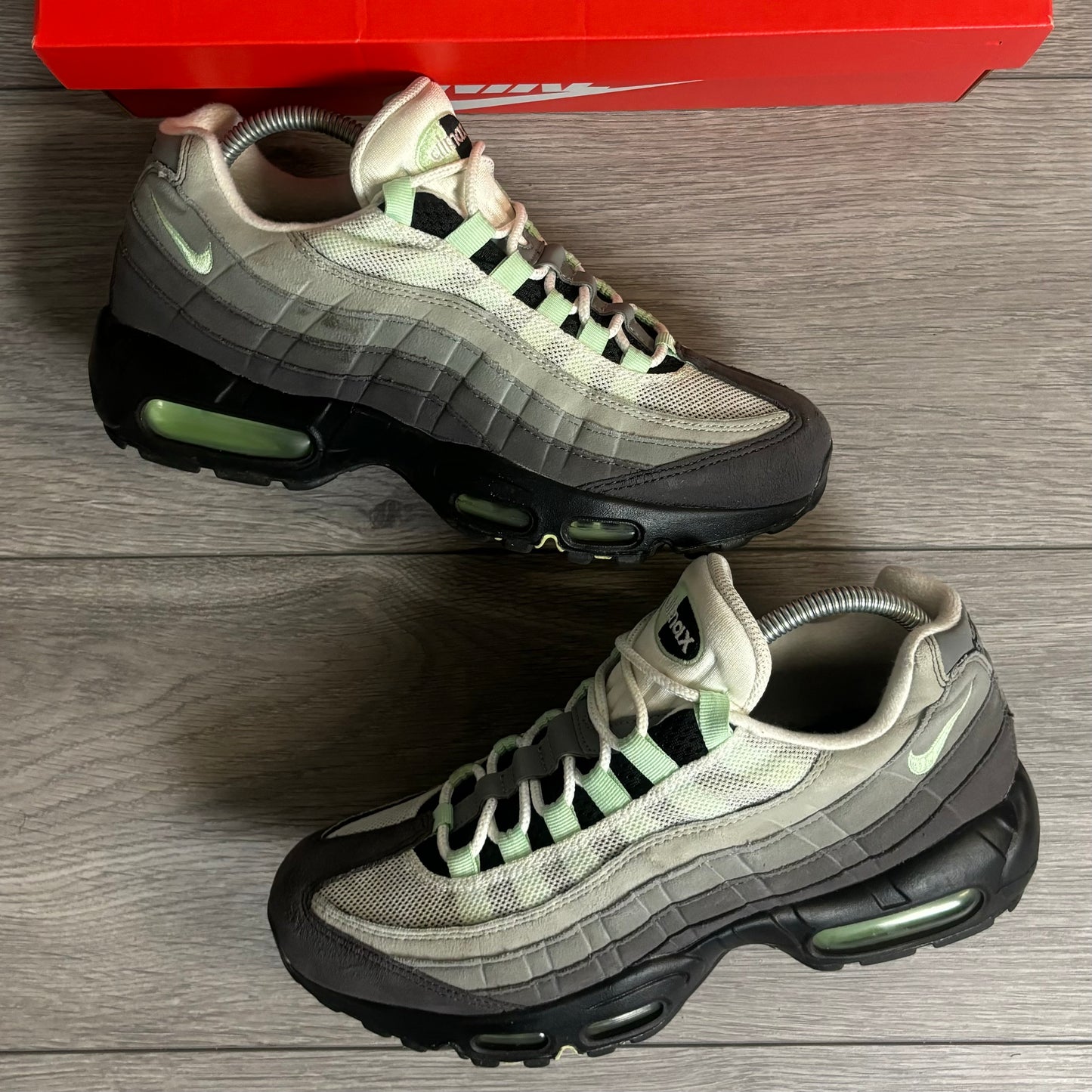 Pre-Loved Nike Air Max 95 Mints