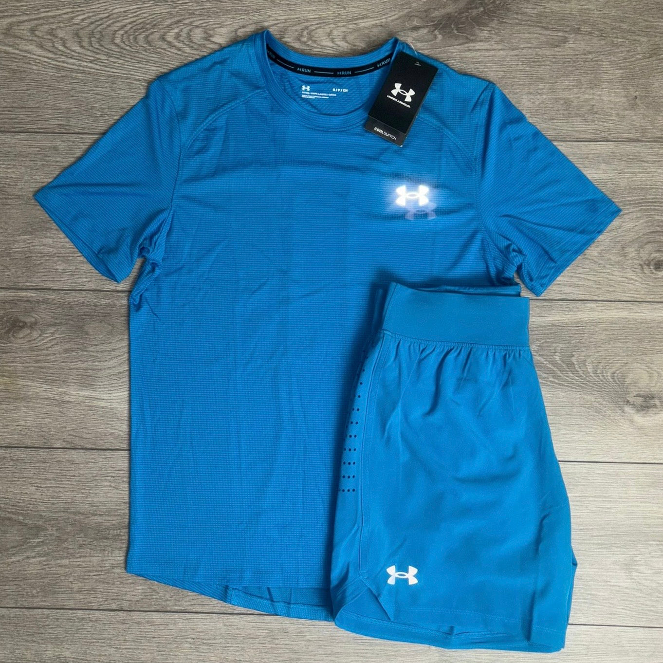 Under Armour Coolswitch Blue T-Shirt With Blue Launch Shorts