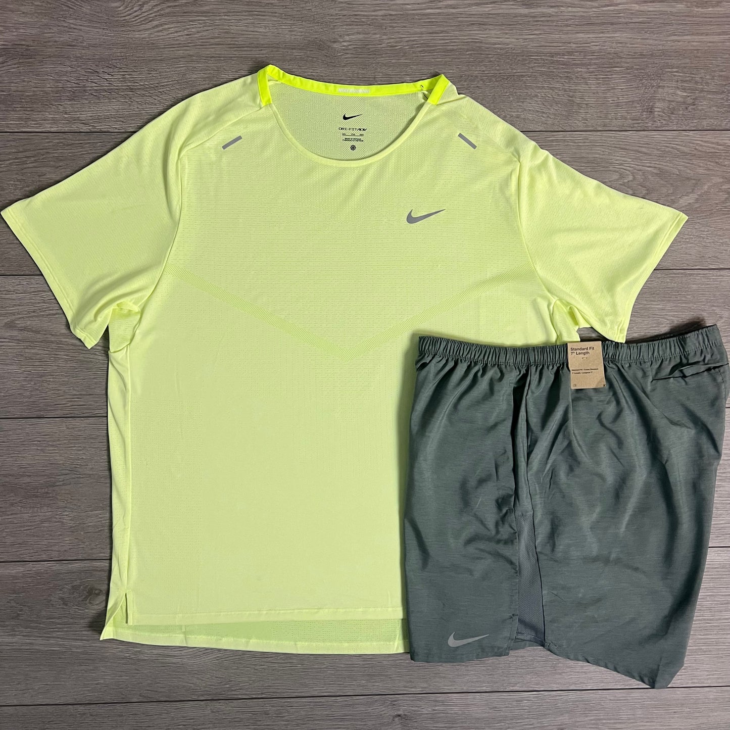 Nike Dri-Fit Green 365 Rise T-Shirt / 7 Inch Grey Challenger Shorts