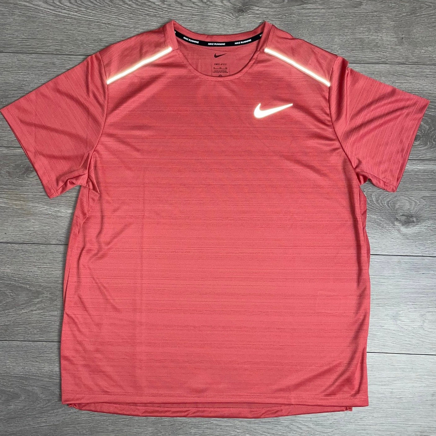 Nike Dri-FIT Adobe Miler 1.0 T-Shirt / Adobe Flex Stride 5 Inch Shorts Set